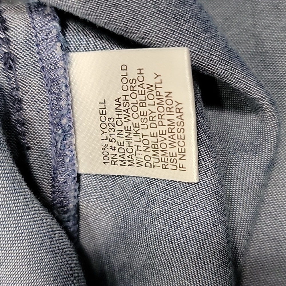 Cremieux, Size S Denim Look Sleeveless Button Down Top, EUC - Picture 9 of 9